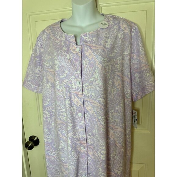 Miss Elaine Womens Paisley Snap Front Large Cotton/ Poly Short Sleeve Robe Purpl - Picture 3 of 8